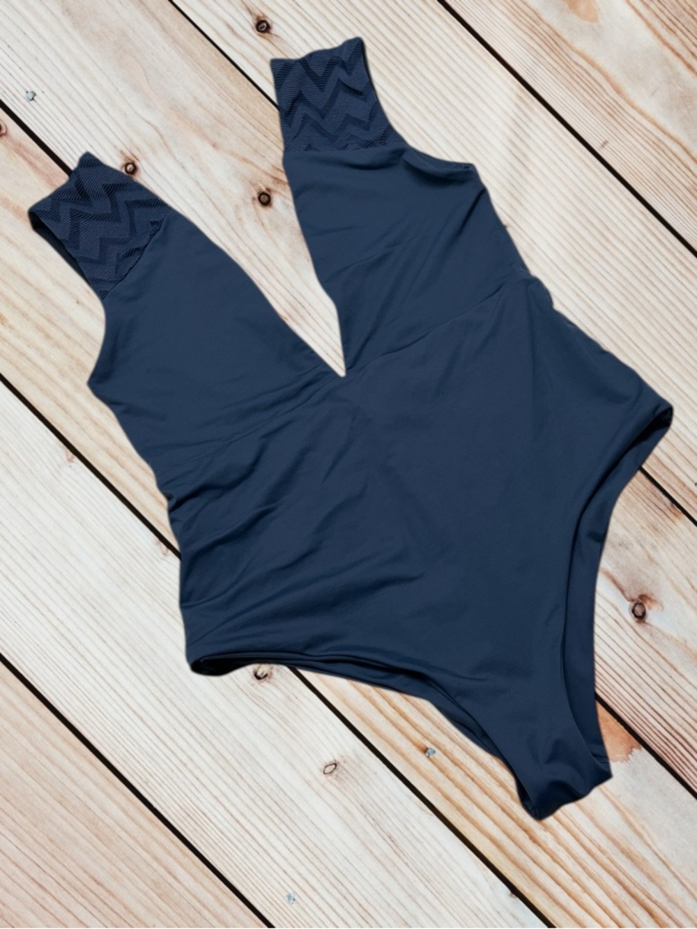 Tavik Swimwear L navy chevron Eden plunge swimsuit - Picture 2 of 12